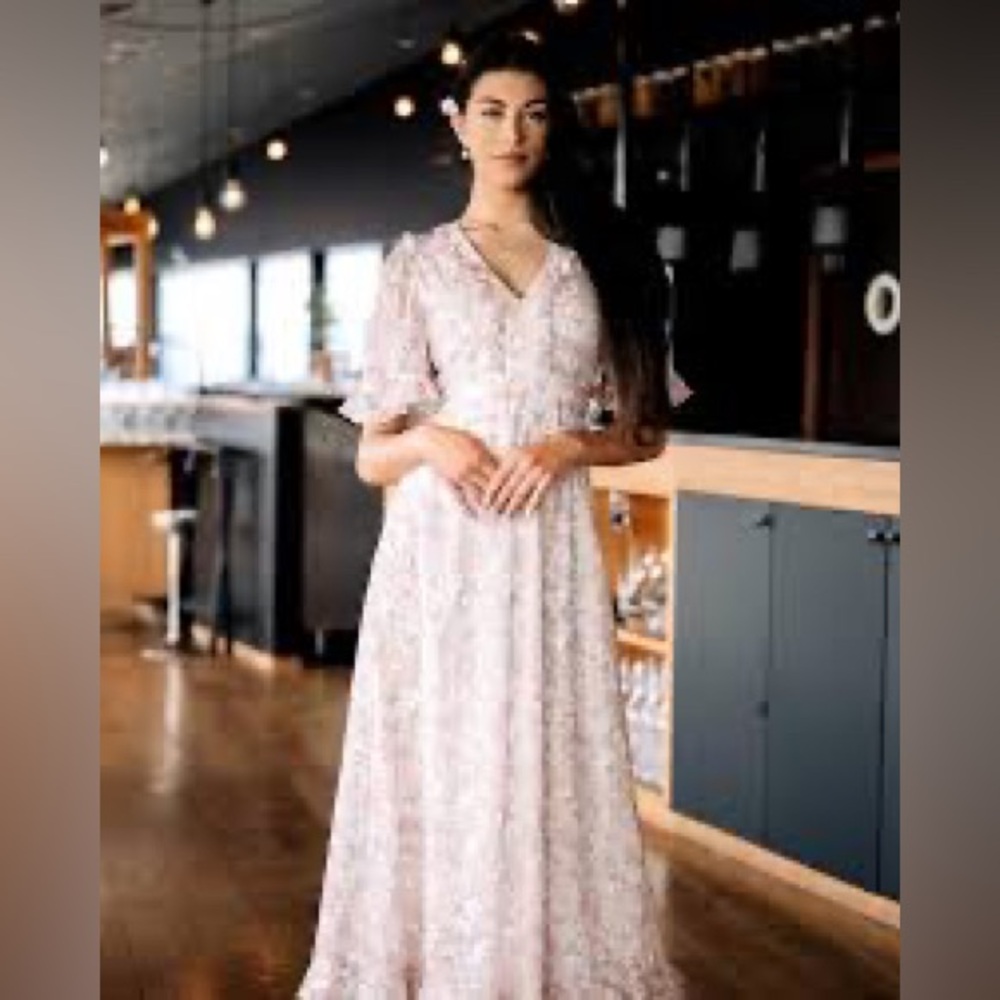 MAC DUGGAL Floral V Neck Chiffon Maxi Dress SAMPLE